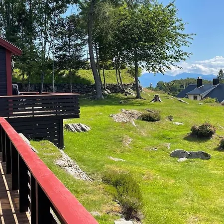 Sjarmerende Omgitt Av Vakker Lejlighed