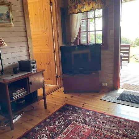 Sjarmerende Omgitt Av Vakker