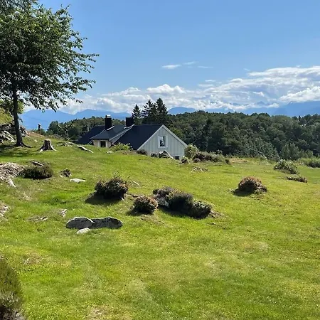 Sjarmerende Omgitt Av Vakker * Molde